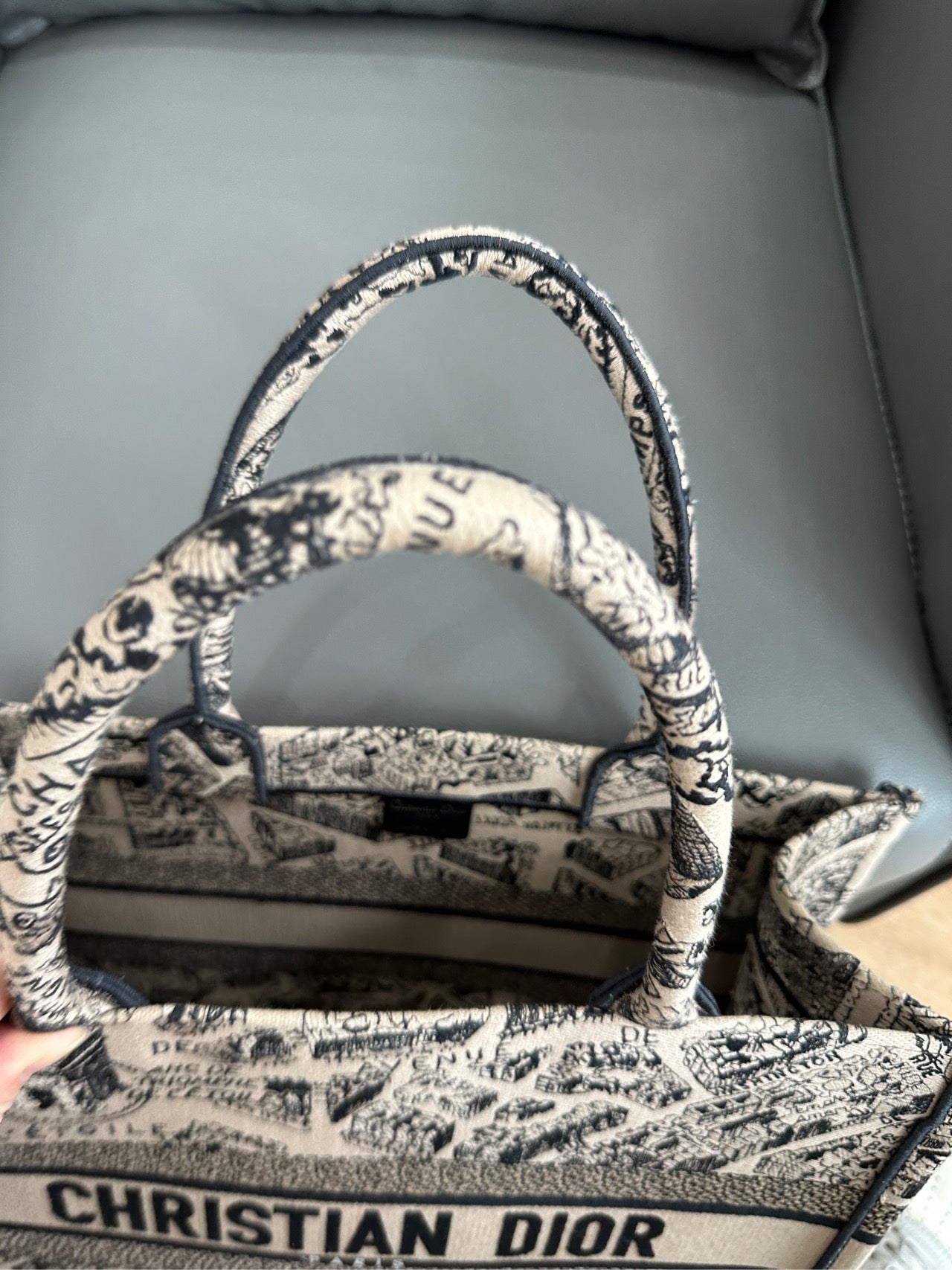 Dior - Book Tote Medium - Embroidered canvas - Beige - (medium)