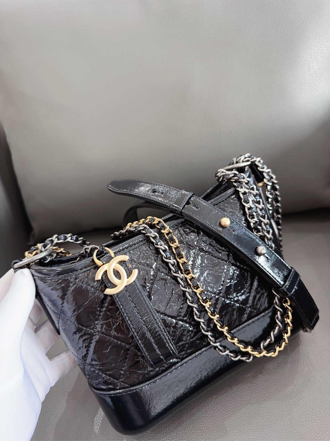 Chanel - Gabrielle Hobo Bag - Patent leather - Black - (small)
