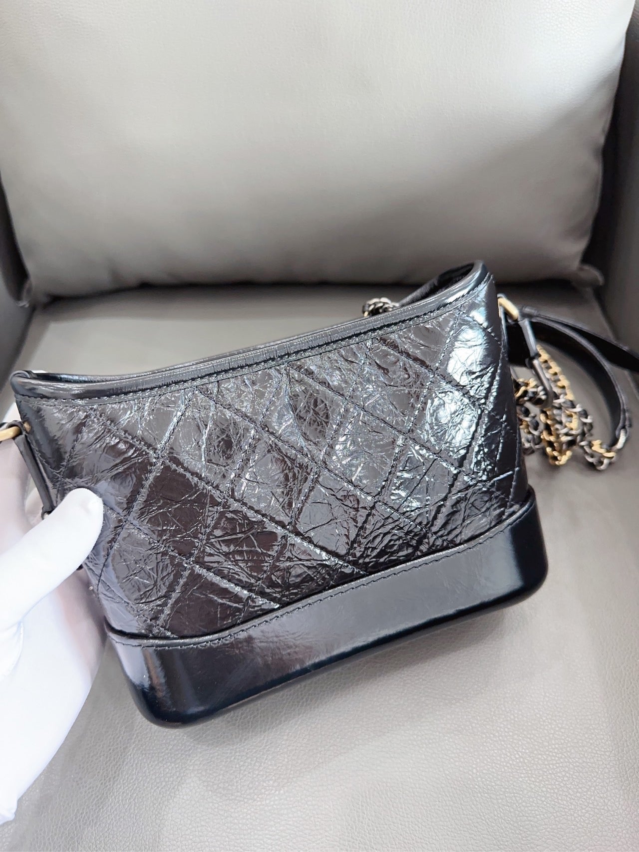 Chanel - Gabrielle Hobo Bag - Patent leather - Black - (small)