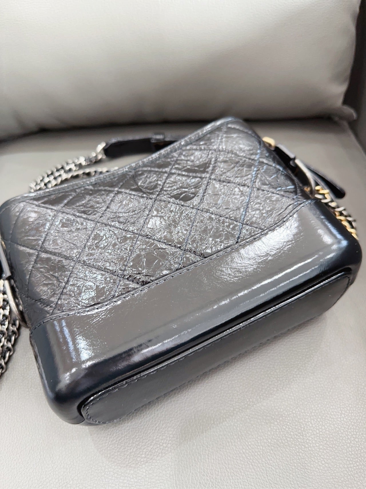 Chanel - Gabrielle Hobo Bag - Patent leather - Black - (small)