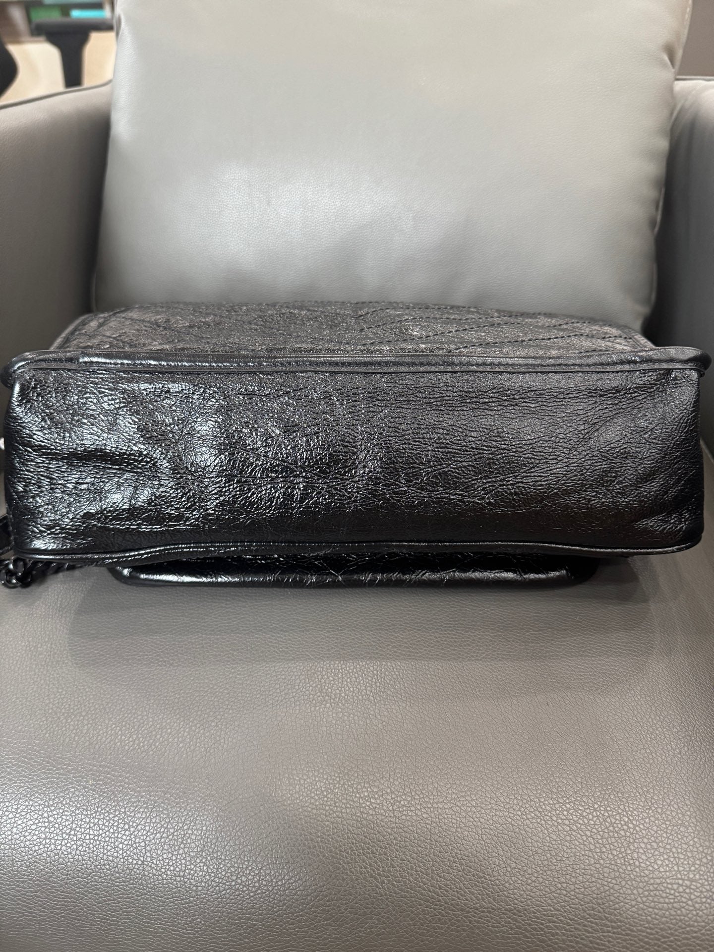 Saint Laurent - Niki Soblack - Crinkled vintage leather - Black - (Large)