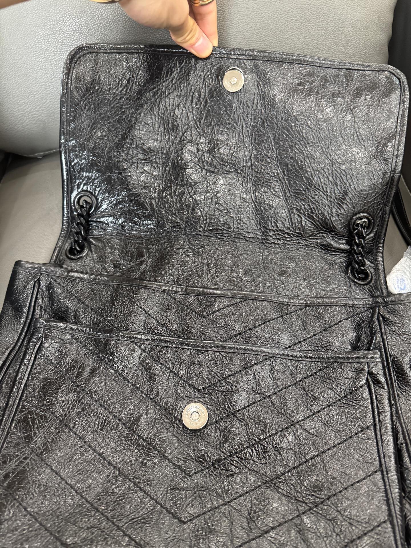 Saint Laurent - Niki Soblack - Crinkled vintage leather - Black - (Large)