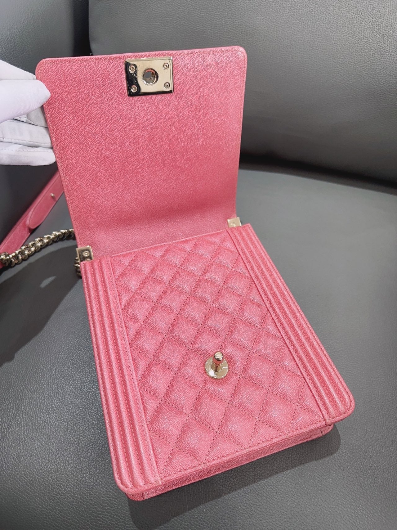 Chanel - Boy Chanel Vertical Flap Bag - Grained calfskin leather - Pink - (Mini)