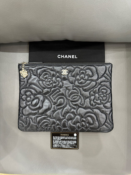 Chanel - Camellia N°5 Clutch - Leather - Black - (Medium)