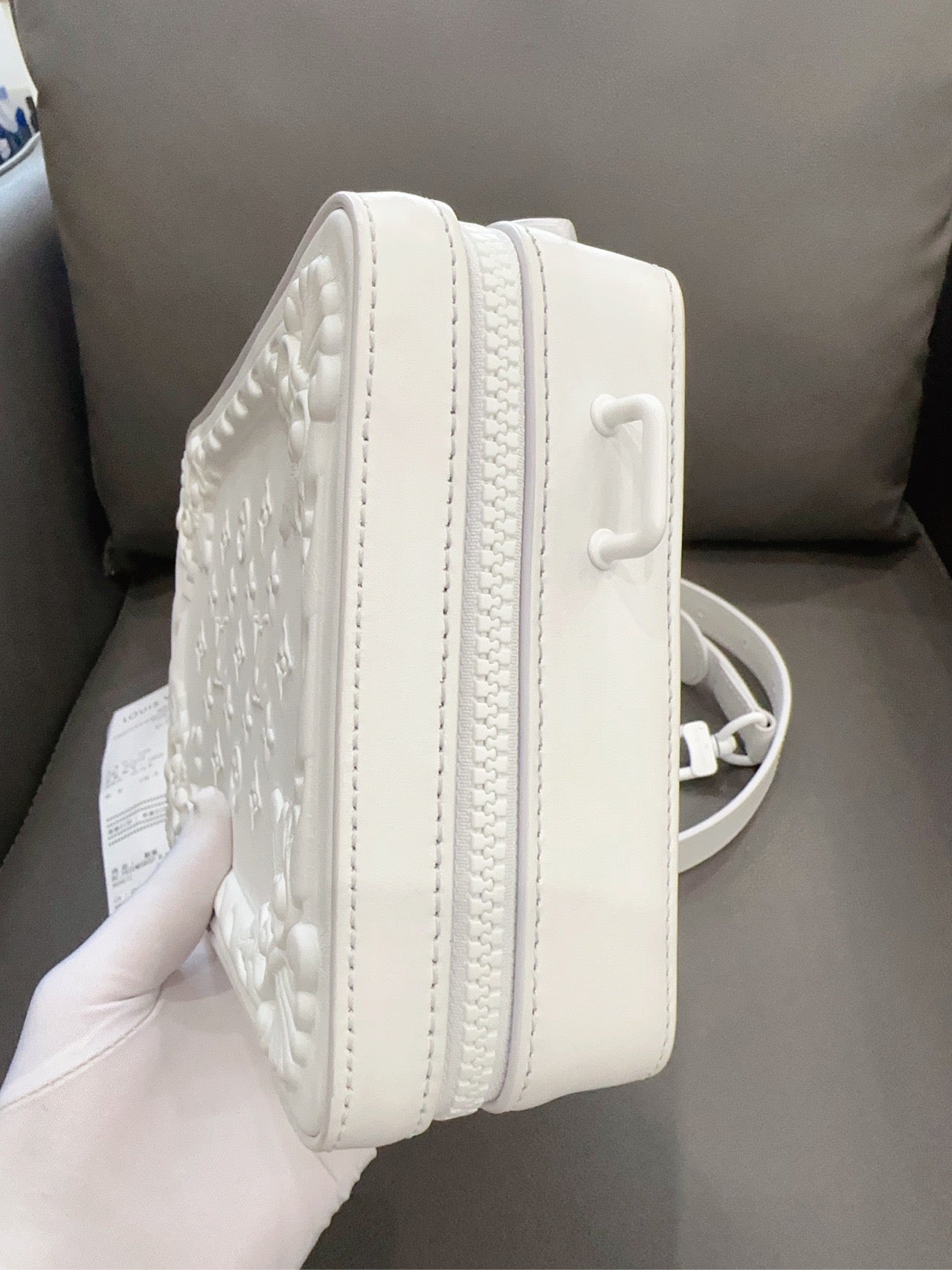 Louis Vuitton - Soft Trunk - Embossed leather - White - (small)