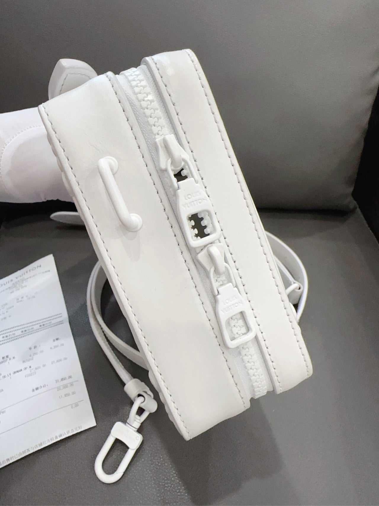 Louis Vuitton - Soft Trunk - Embossed leather - White - (small)