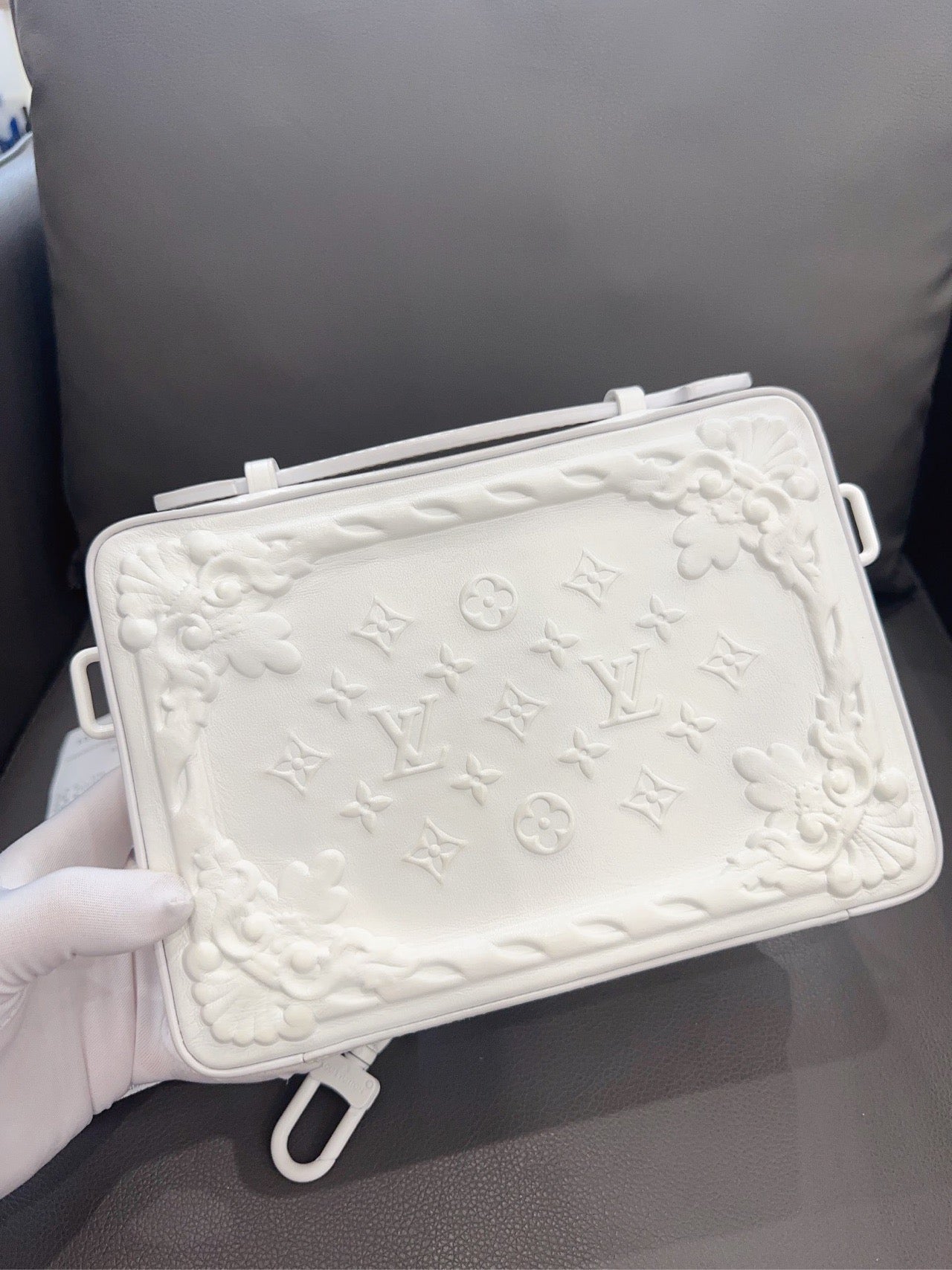 Louis Vuitton - Soft Trunk - Embossed leather - White - (small)