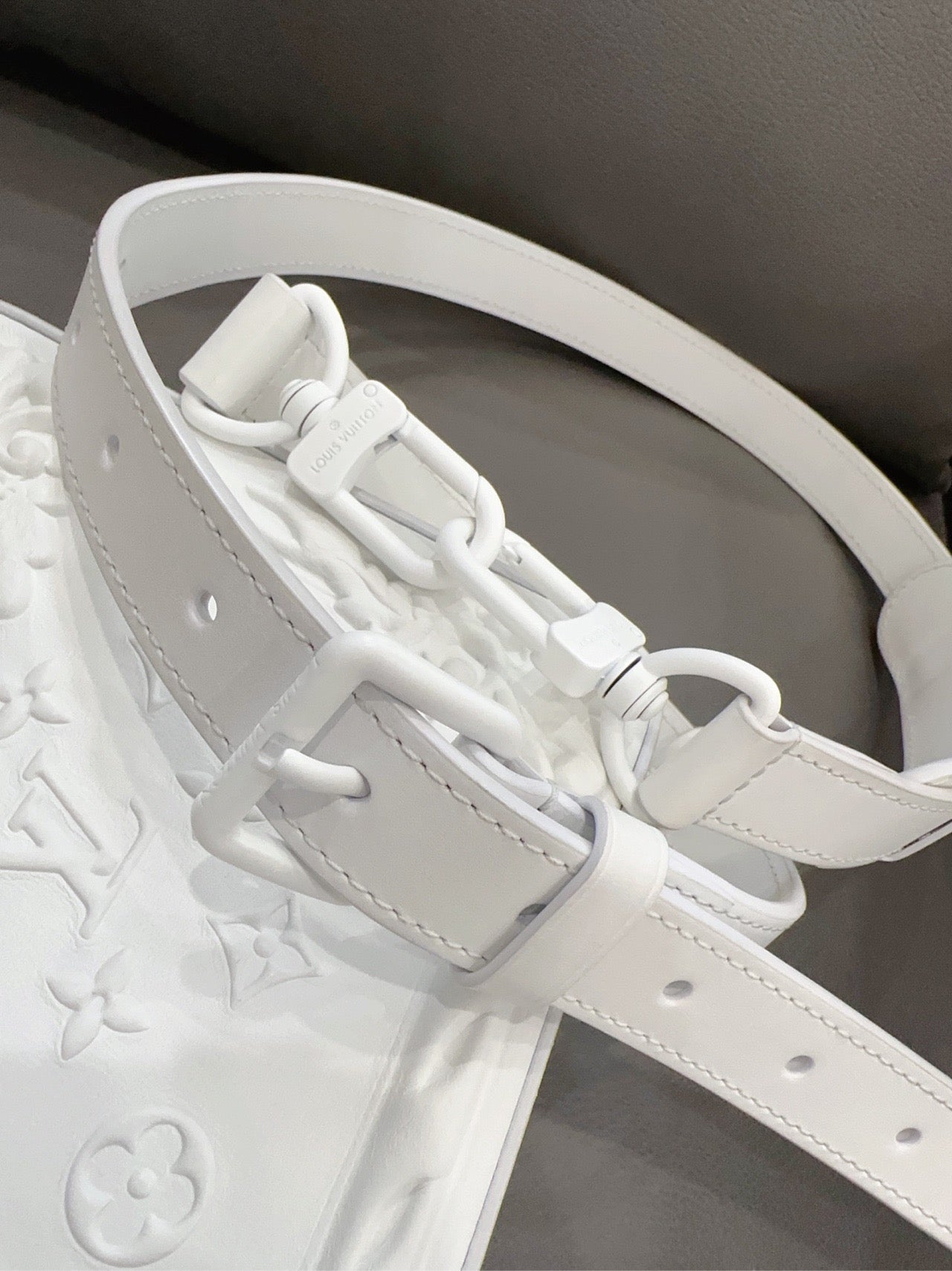 Louis Vuitton - Soft Trunk - Embossed leather - White - (small)
