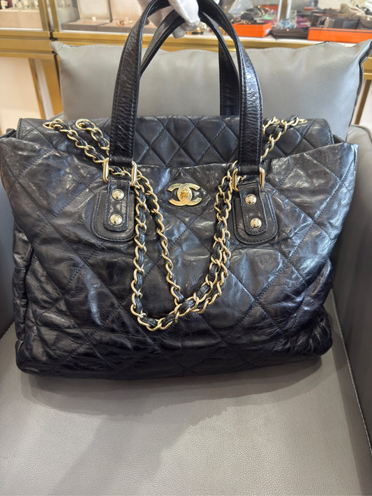 Chanel - Chain Around Tote - Aged calfskin leather (oiled wax leather) - Black - (Large)