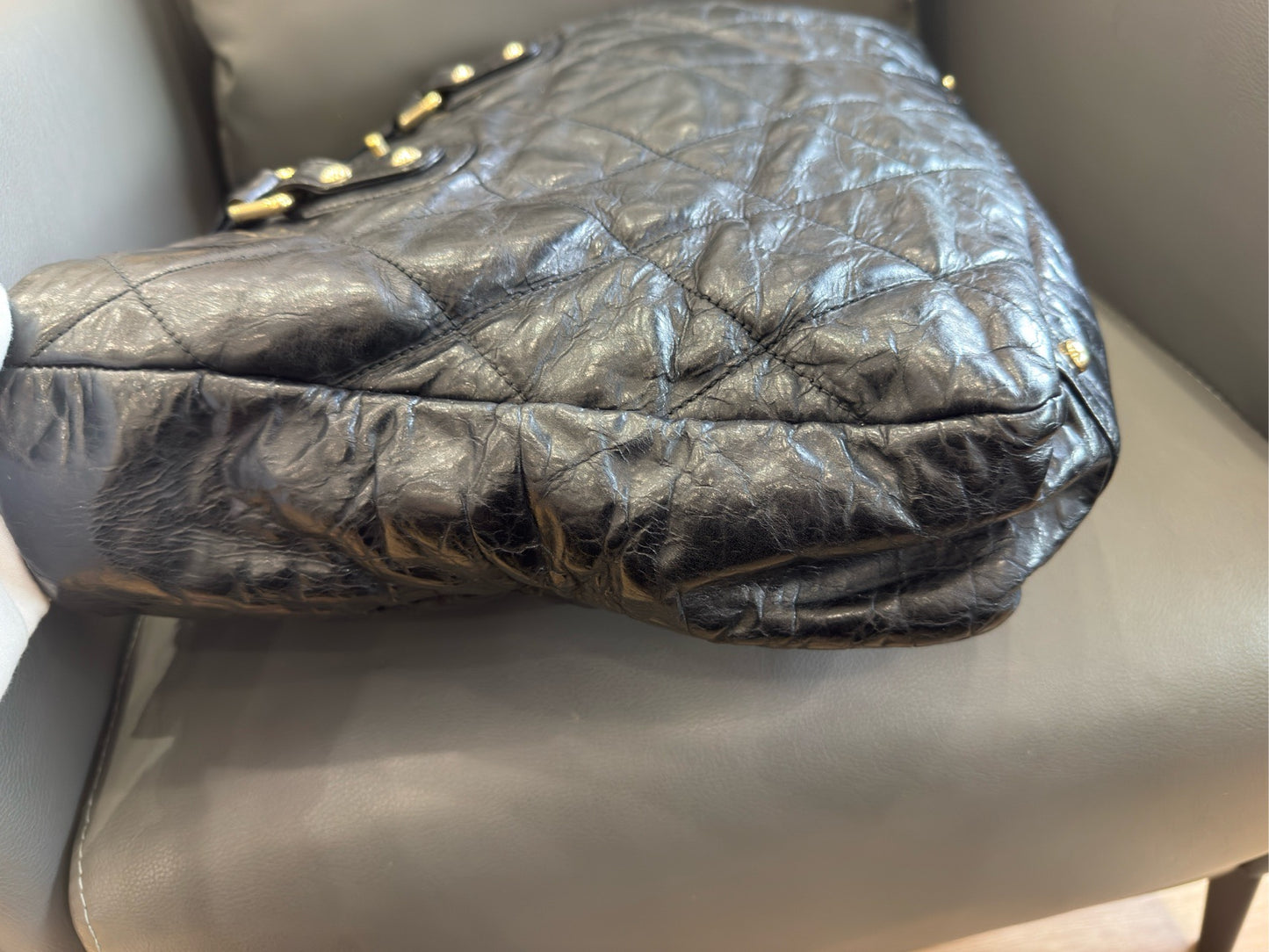 Chanel - Chain Around Tote - Aged calfskin leather (oiled wax leather) - Black - (Large)