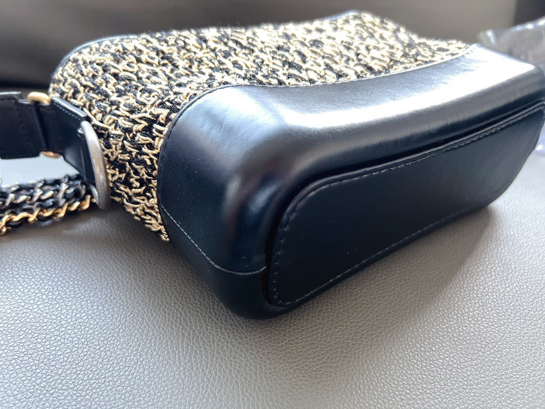 Chanel - Gabrielle Hobo Bag - Woven cotton blend and calfskin leather - Black and Gold - (Small)
