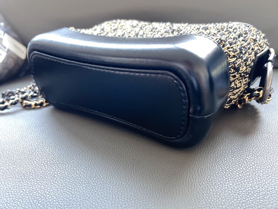 Chanel - Gabrielle Hobo Bag - Woven cotton blend and calfskin leather - Black and Gold - (Small)
