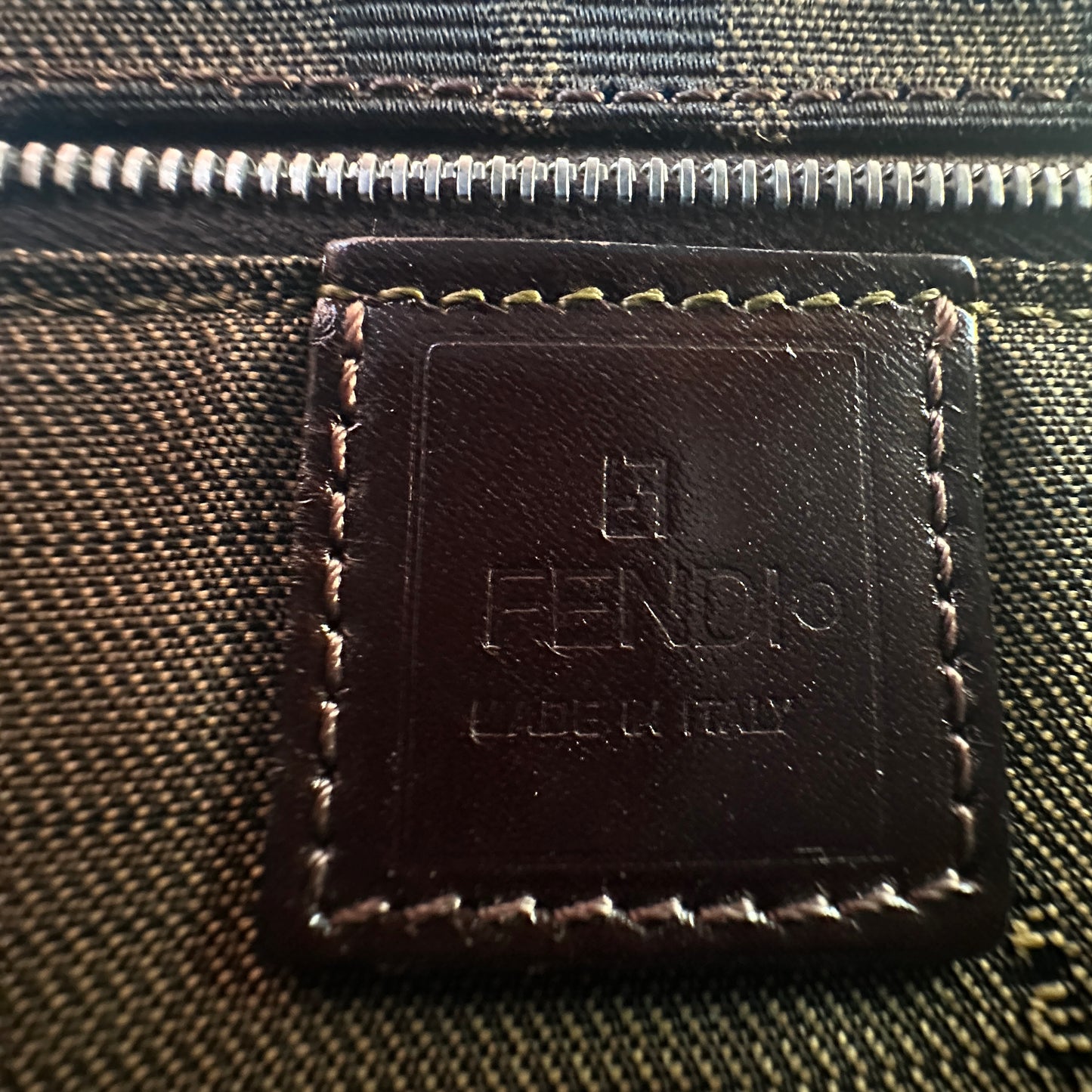 Fendi - Baguette - Zucca monogram canvas with cowhide leather trim - Brown - (Medium)