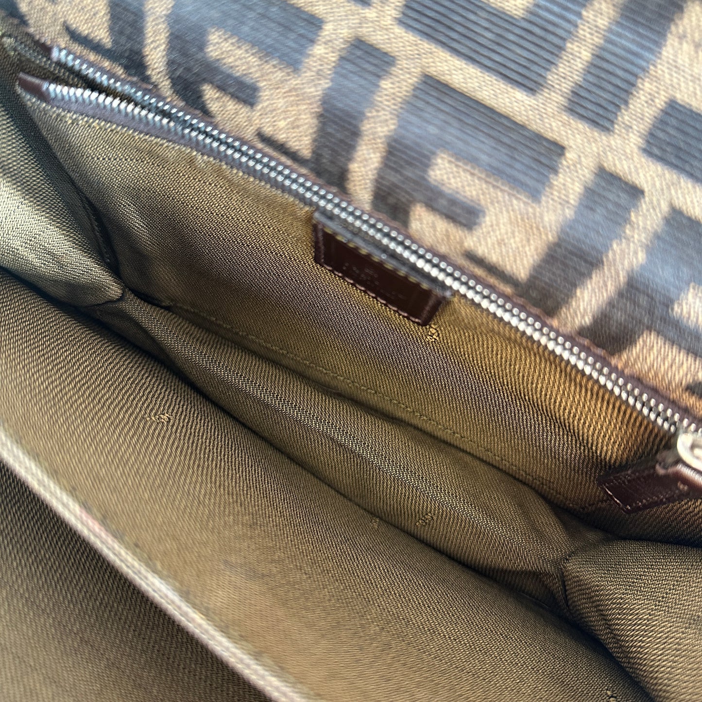 Fendi - Baguette - Zucca monogram canvas with cowhide leather trim - Brown - (Medium)