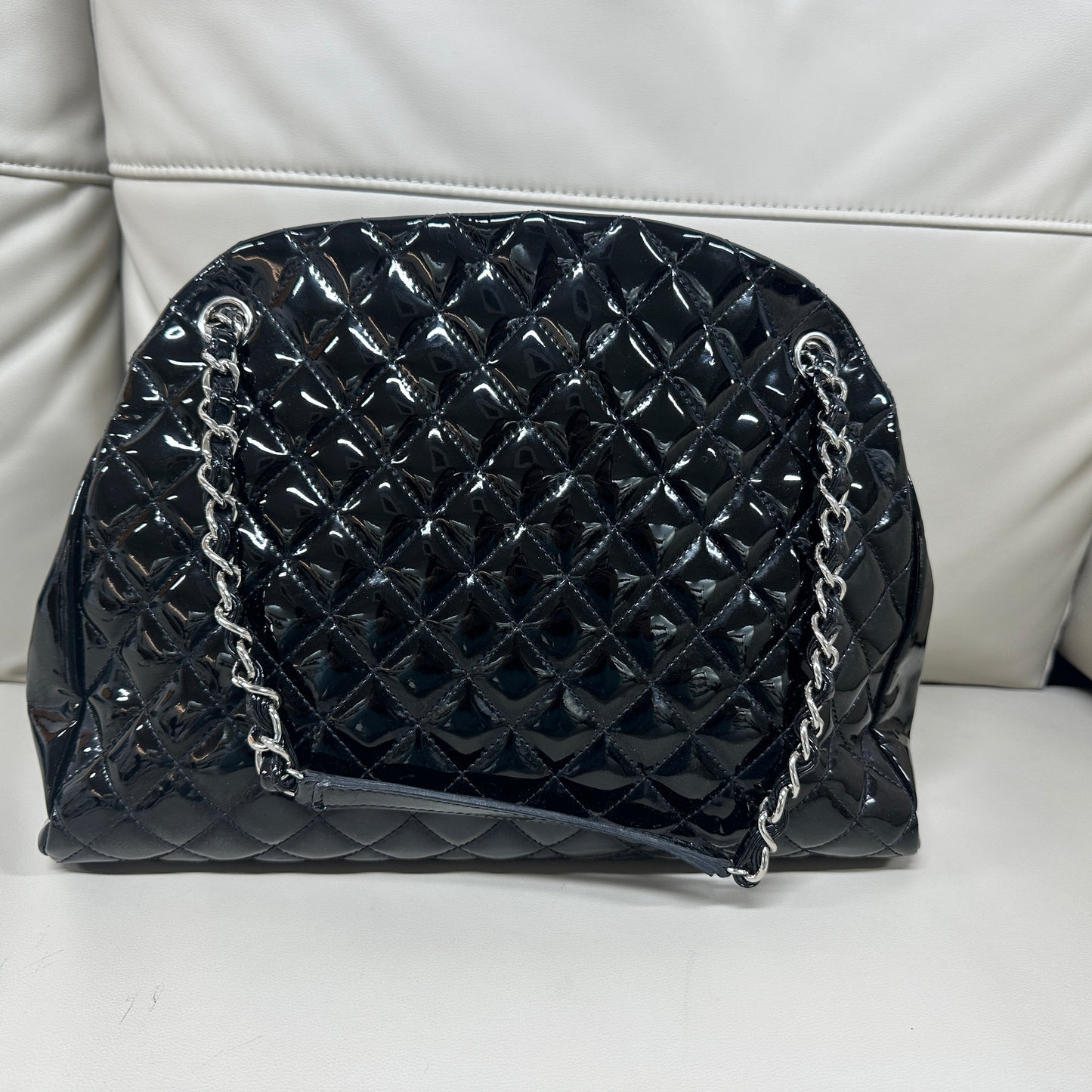 Chanel - Quilted Bowling Bag - Patent leather - Black - (Large)