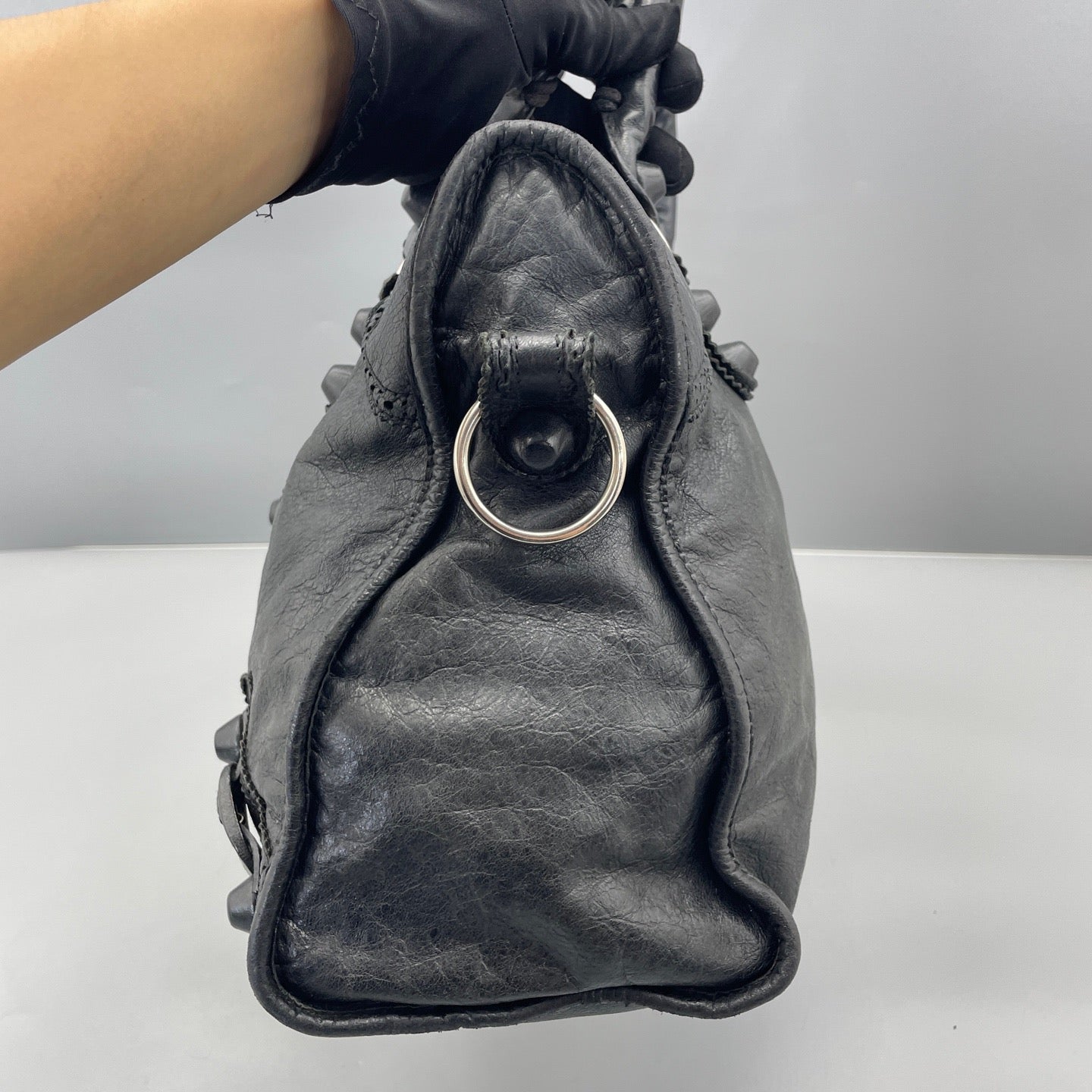 Balenciaga - City - Distressed lambskin leather - Black - (Medium)