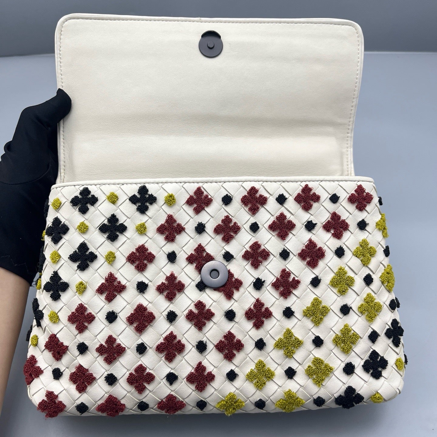 Bottega Veneta - Limited Edition Intrecciato Embroidered Crossbody Bag - Leather - White with Multicolour Embroidery - (Small)