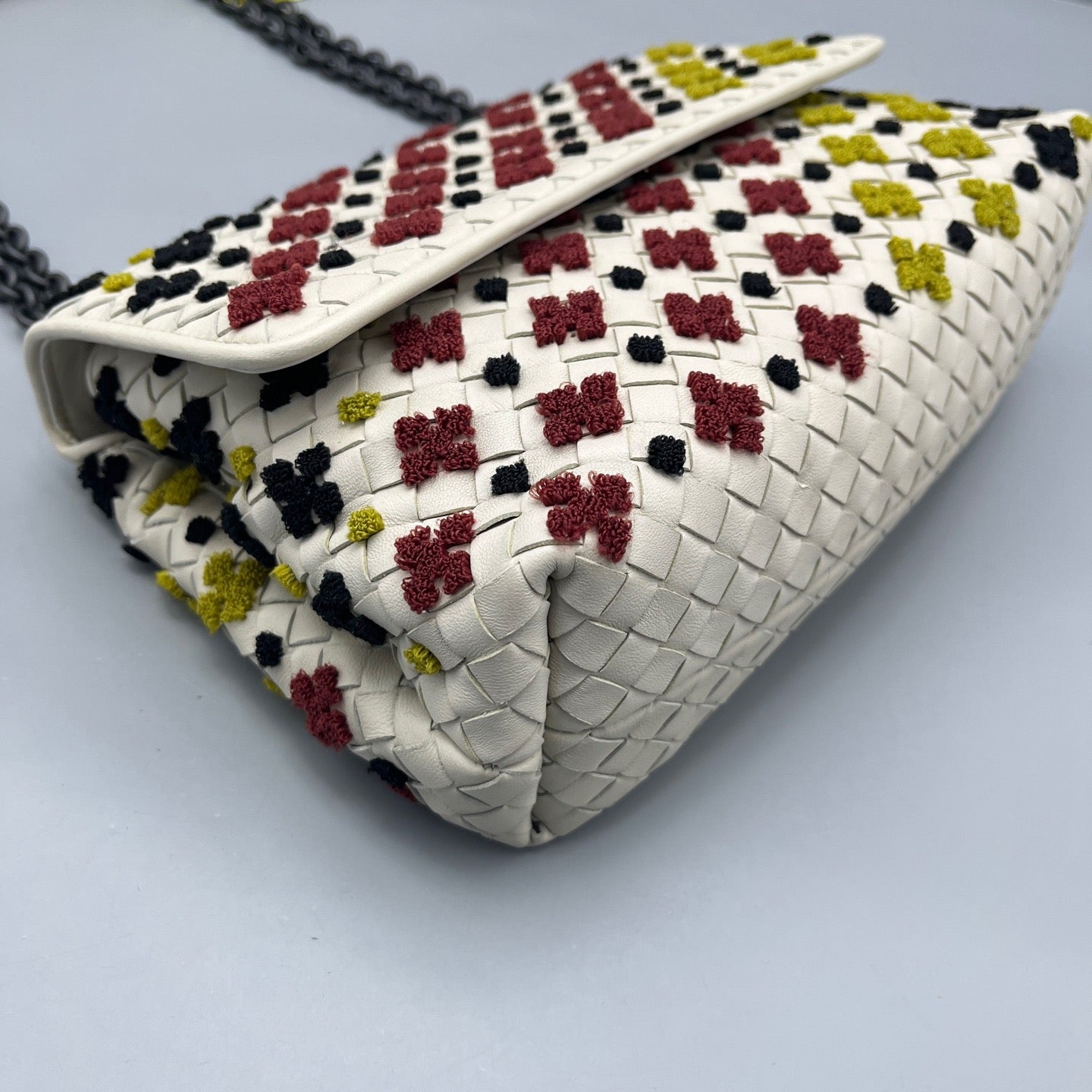 Bottega Veneta - Limited Edition Intrecciato Embroidered Crossbody Bag - Leather - White with Multicolour Embroidery - (Small)