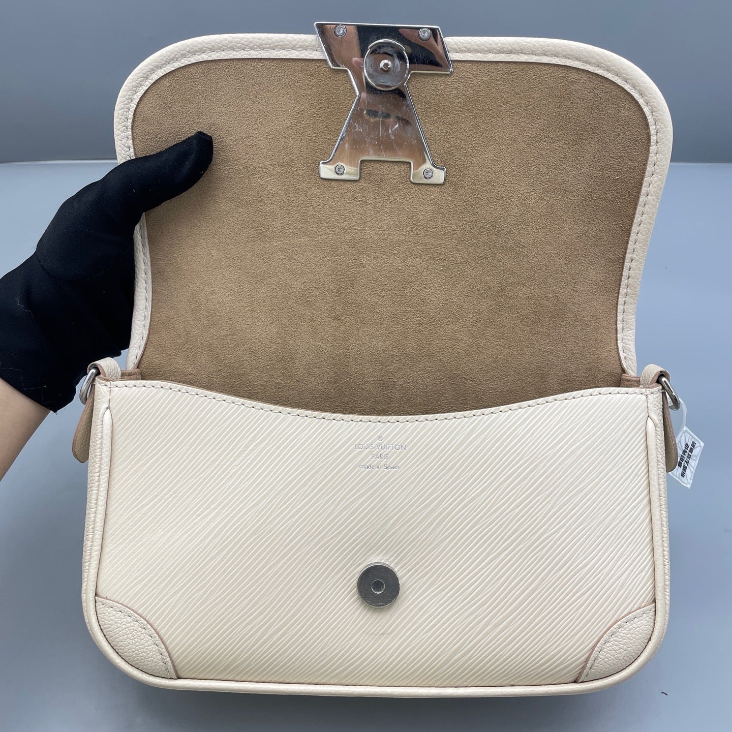 Louis Vuitton - Epi Baguette Flap Bag - Epi leather - White - (small)