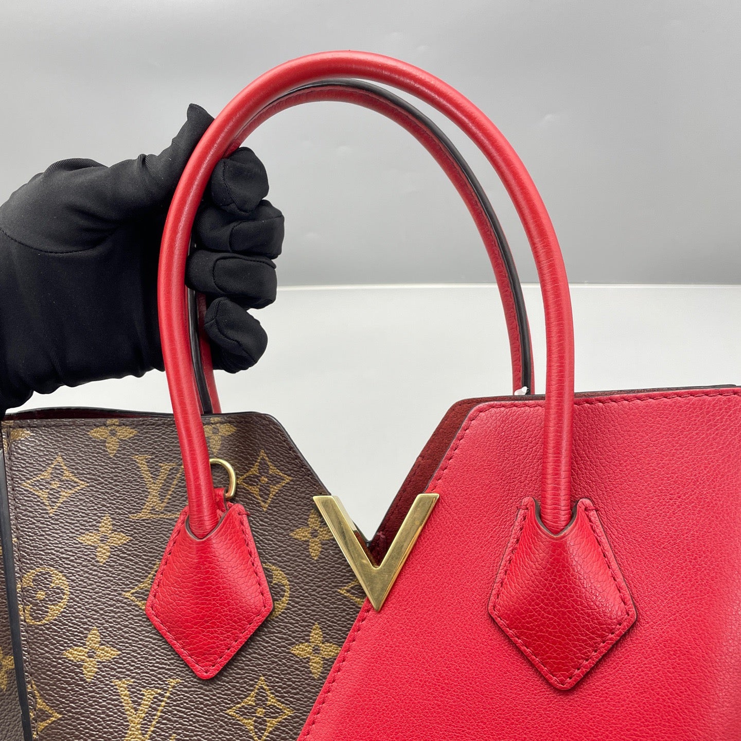 Louis Vuitton - Kimono - Monogram canvas and grained leather - Brown and Red - (Small)
