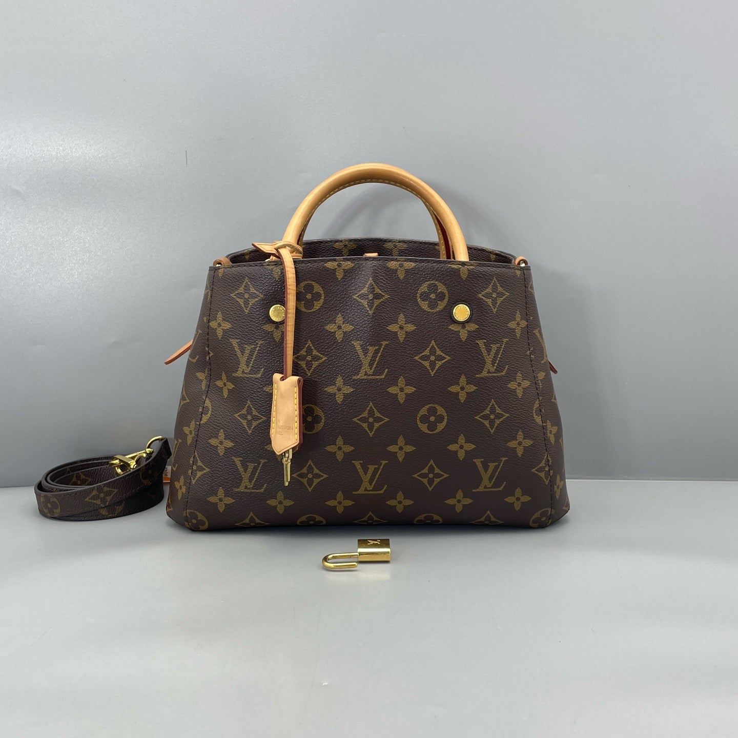 Louis Vuitton - Montaigne BB - Monogram coated canvas with Vachetta leather trim - Brown - (small)