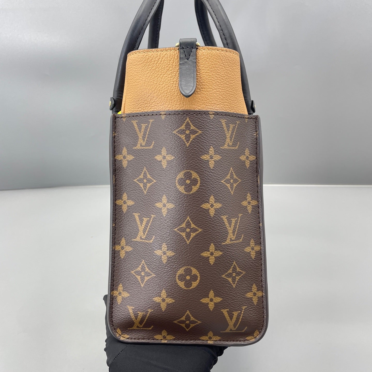 Louis Vuitton - On My Side - Grained Taurillon leather and Monogram coated canvas - Black - (Medium)