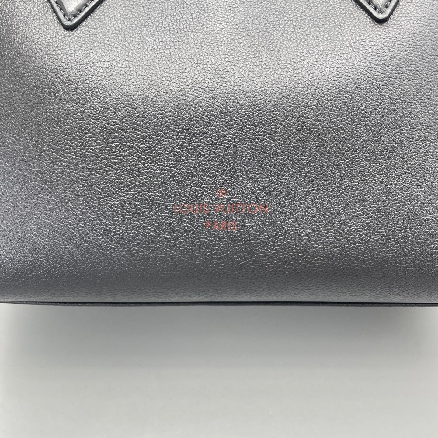 Louis Vuitton - On My Side - Grained Taurillon leather and Monogram coated canvas - Black - (Medium)