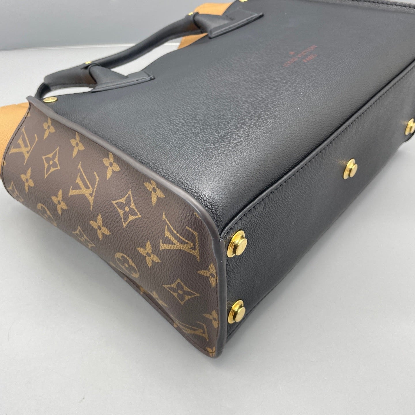 Louis Vuitton - On My Side - Grained Taurillon leather and Monogram coated canvas - Black - (Medium)