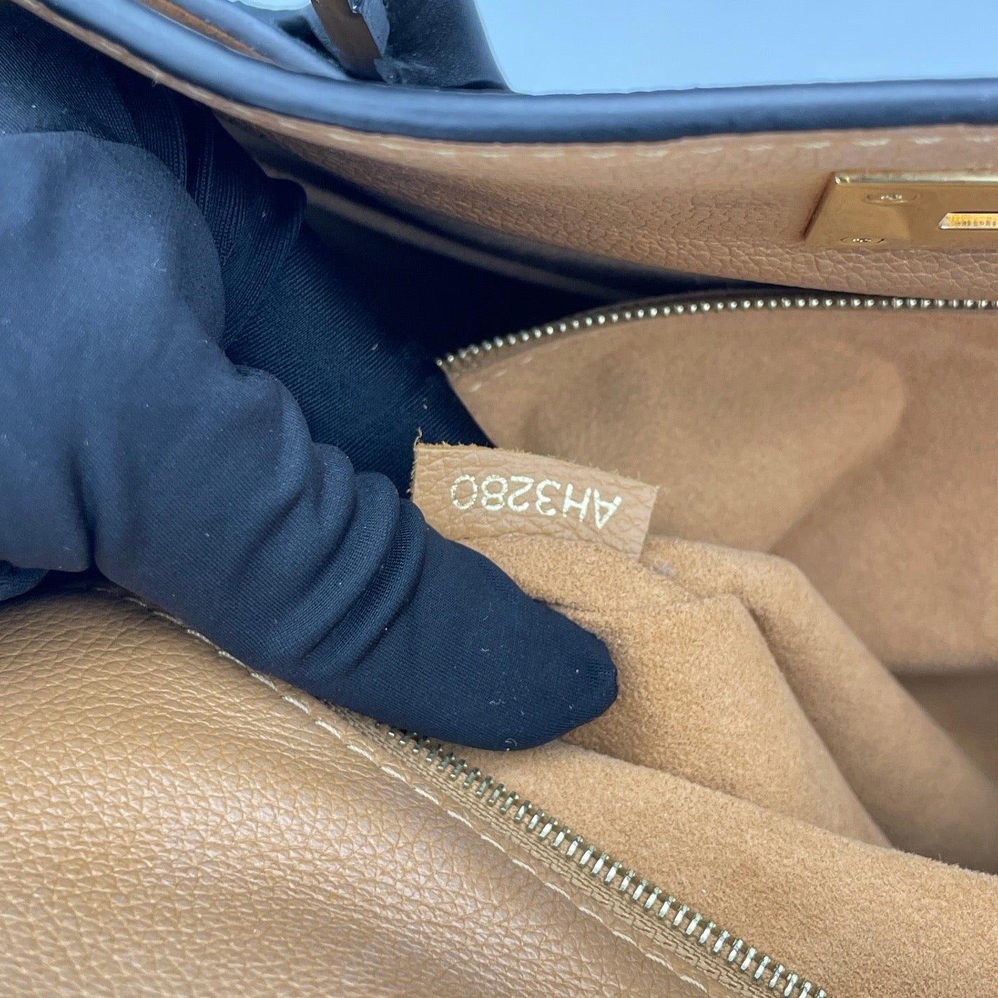 Louis Vuitton - On My Side - Grained Taurillon leather and Monogram coated canvas - Black - (Medium)