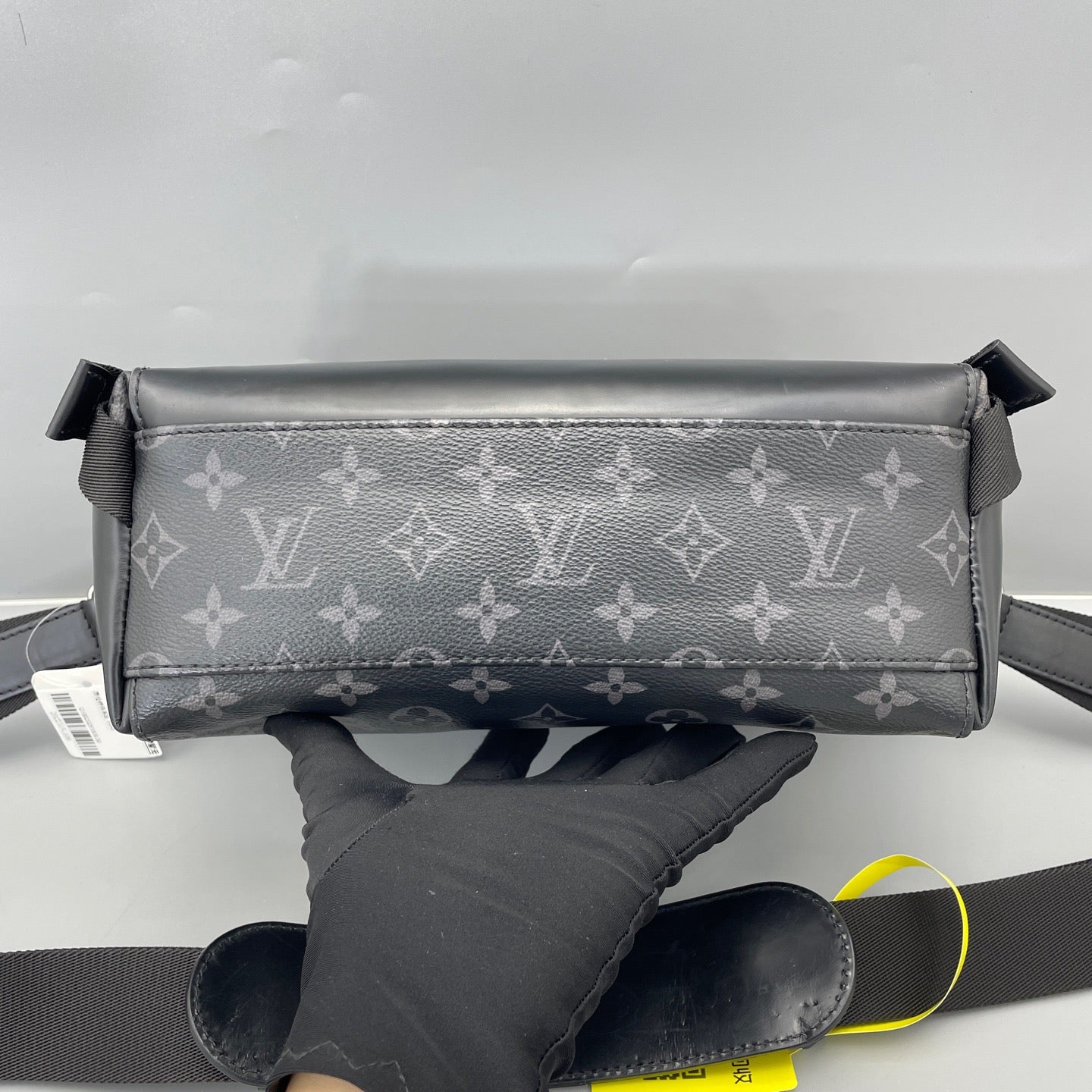 Louis Vuitton - Voyager Messenger Bag - Monogram Eclipse coated canvas with cowhide leather trim - Black and Grey - (Medium)
