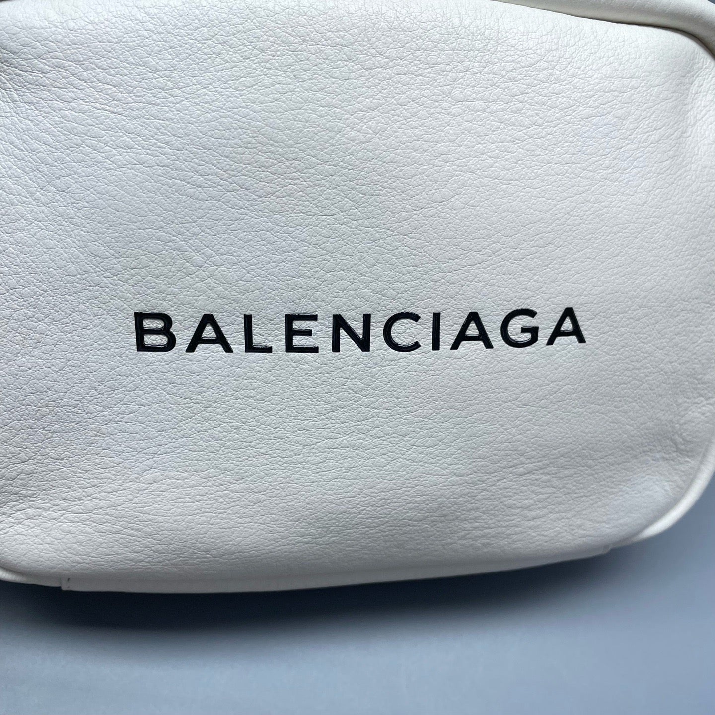 Balenciaga - Everyday Camera Bag - Pebbled leather - White - (small)