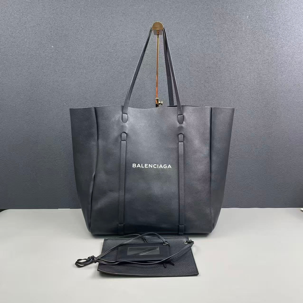 Balenciaga - Cabas Tote - Leather - Black - (Large)