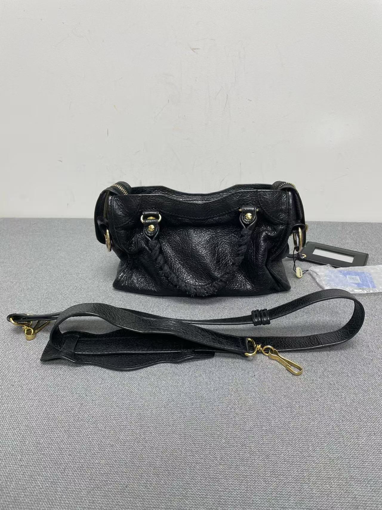 Balenciaga - City Bag - Distressed lambskin leather - Black - (small)