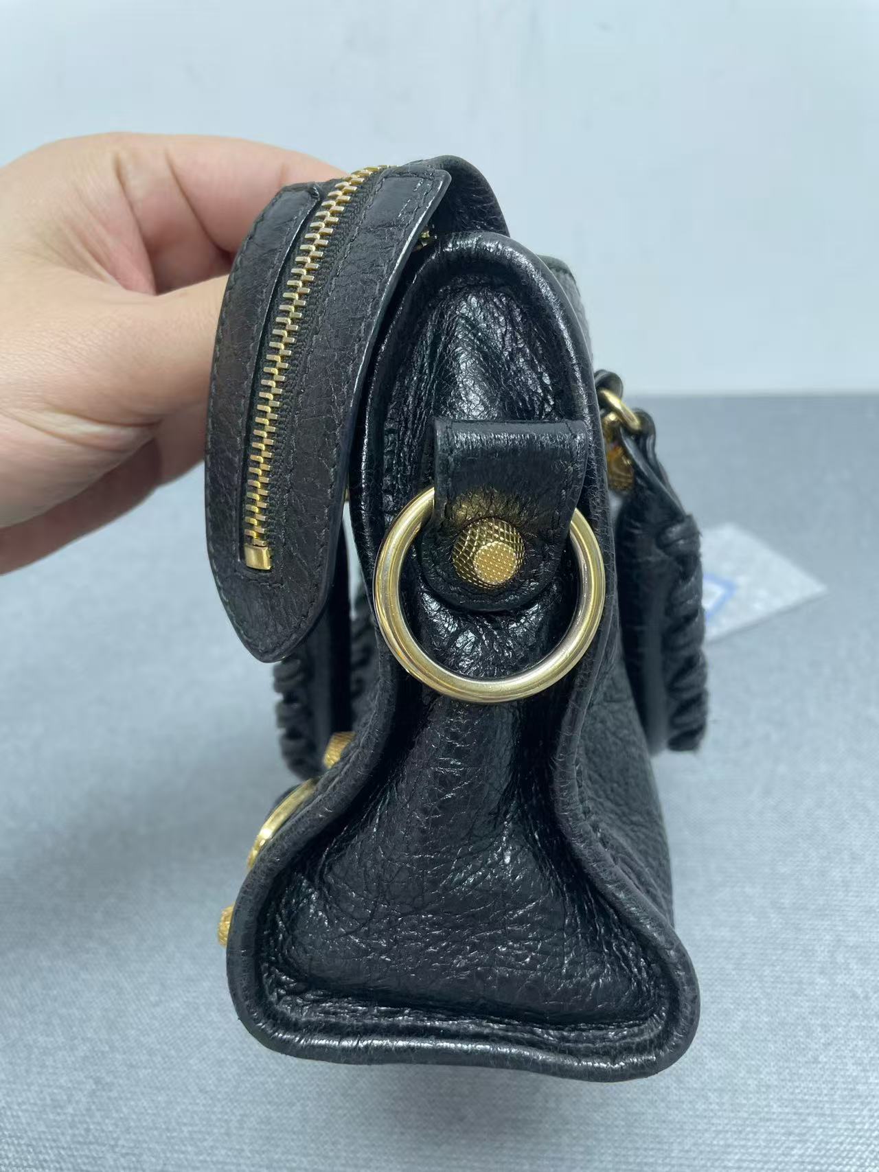 Balenciaga - City Bag - Distressed lambskin leather - Black - (small)