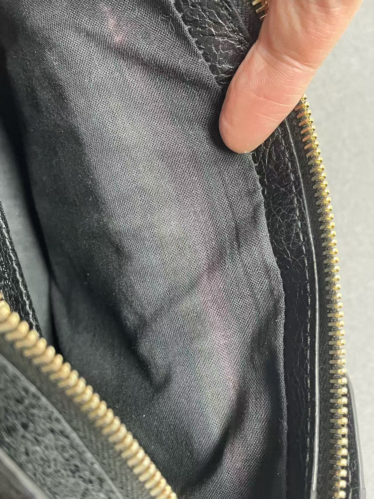 Balenciaga - City Bag - Distressed lambskin leather - Black - (small)