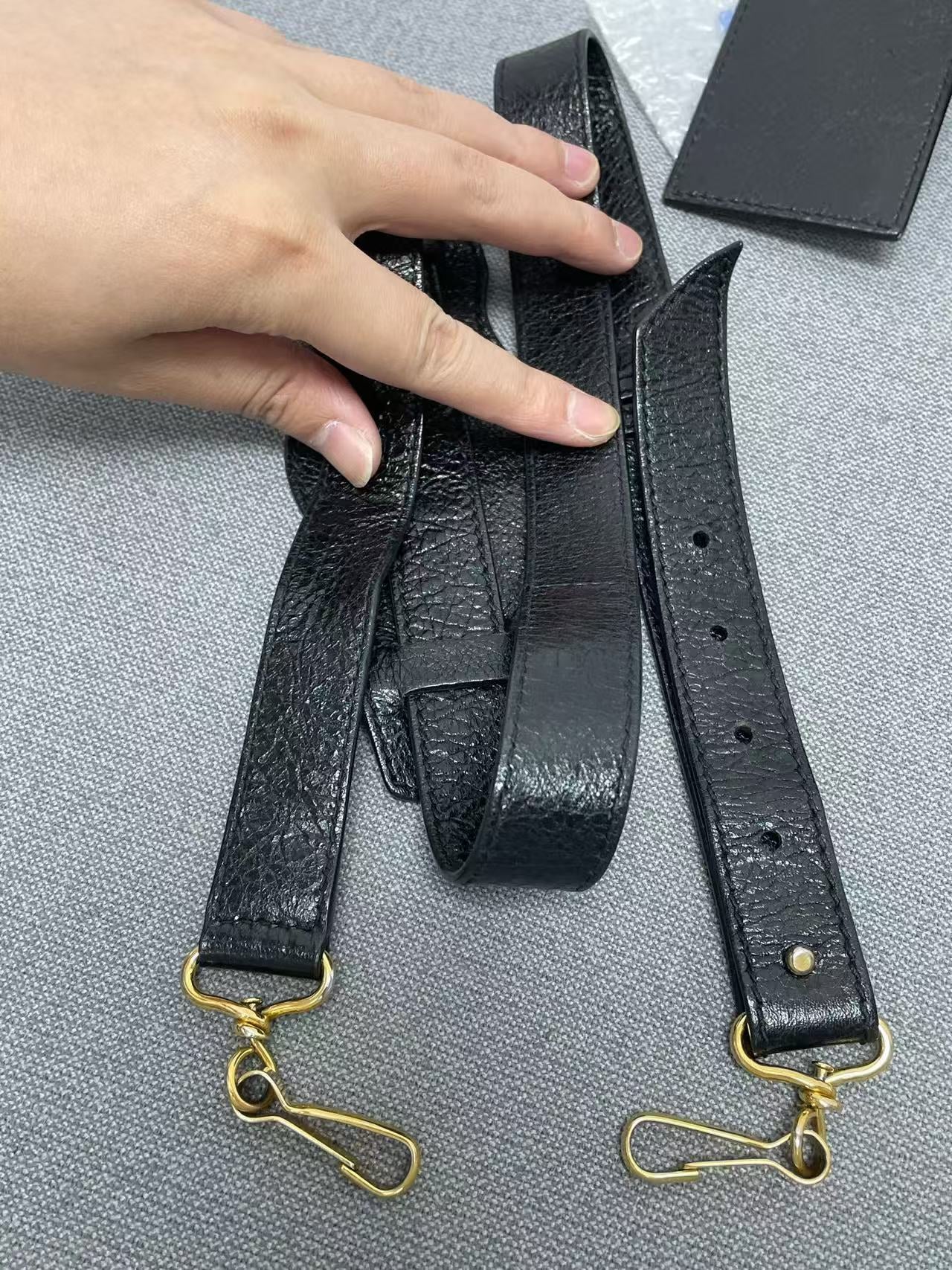 Balenciaga - City Bag - Distressed lambskin leather - Black - (small)