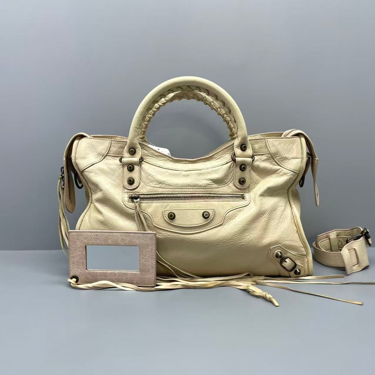 Balenciaga - City - Distressed lambskin leather - Beige - (Medium)