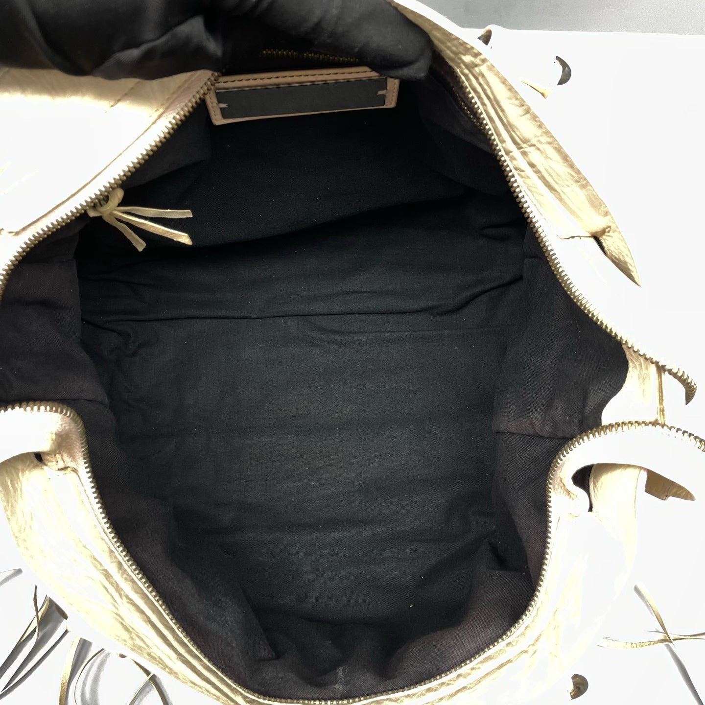 Balenciaga - City - Distressed lambskin leather - Beige - (Medium)