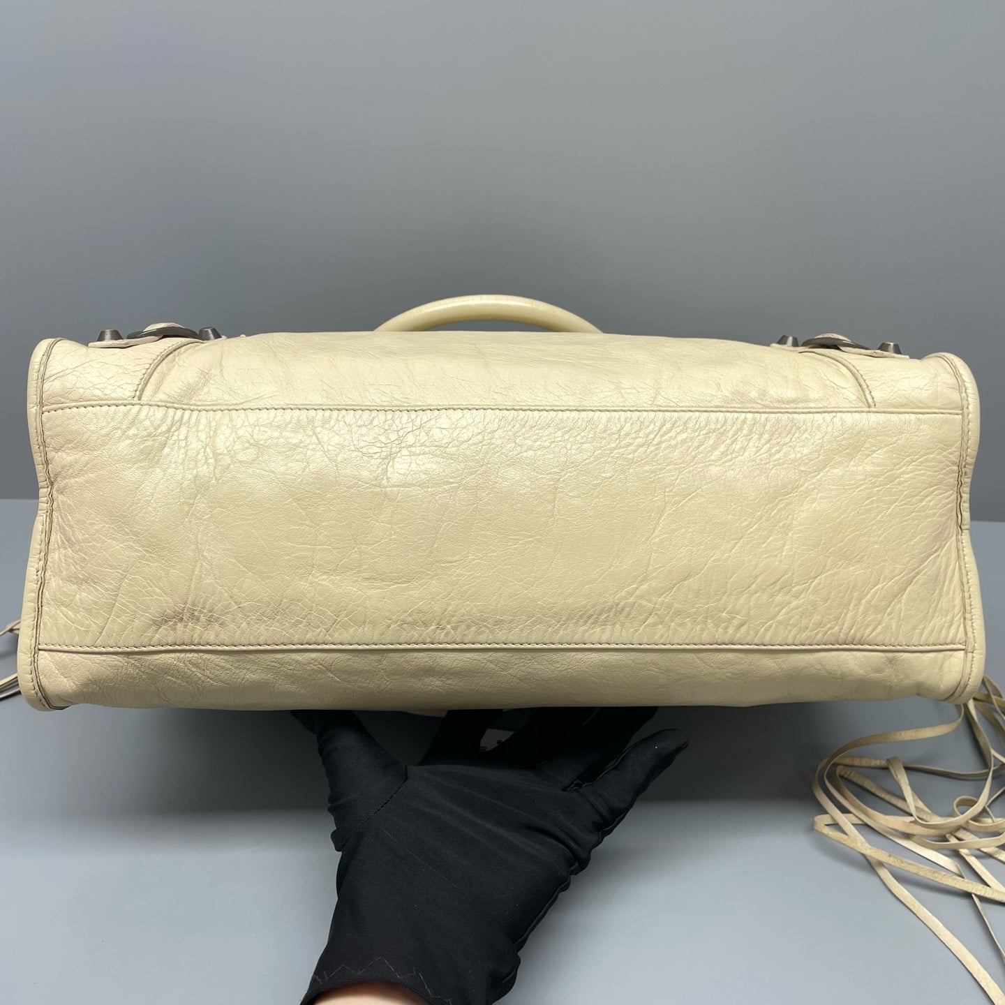 Balenciaga - City - Distressed lambskin leather - Beige - (Medium)