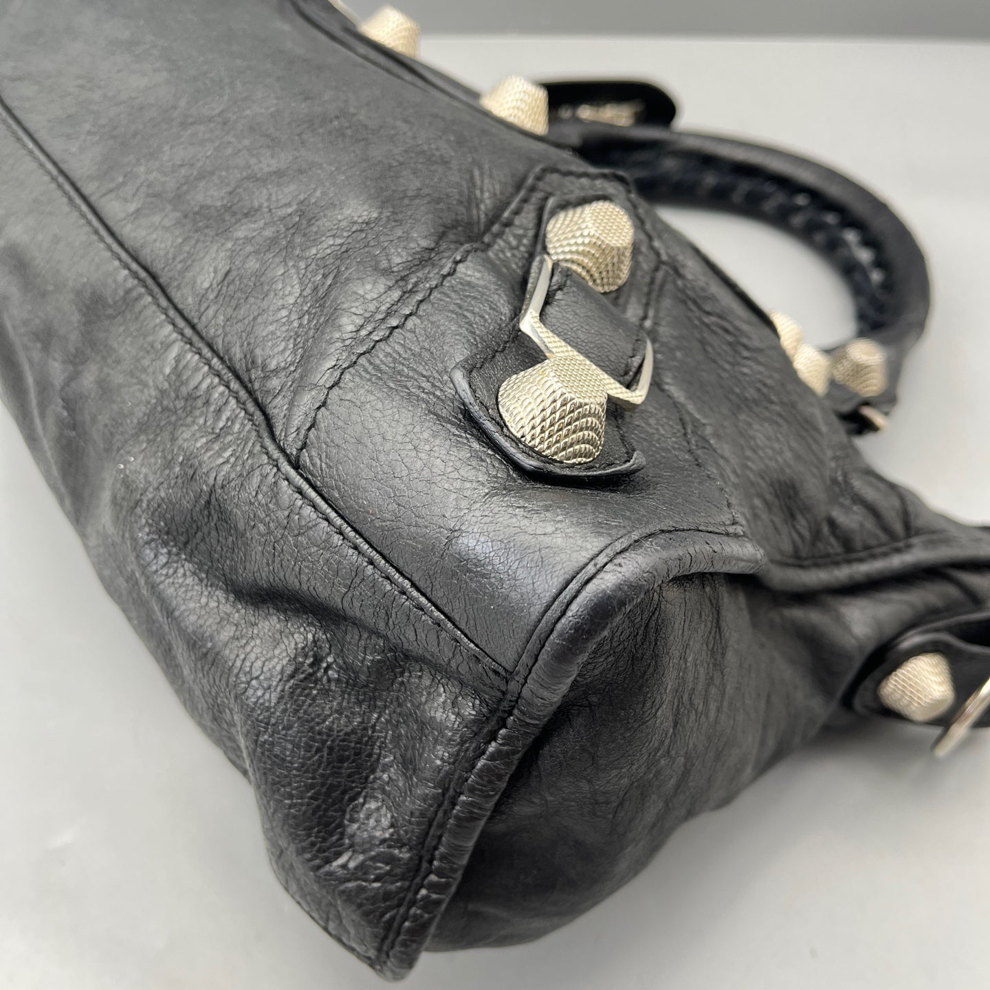 Balenciaga - City - Distressed lambskin leather - Black - (large)