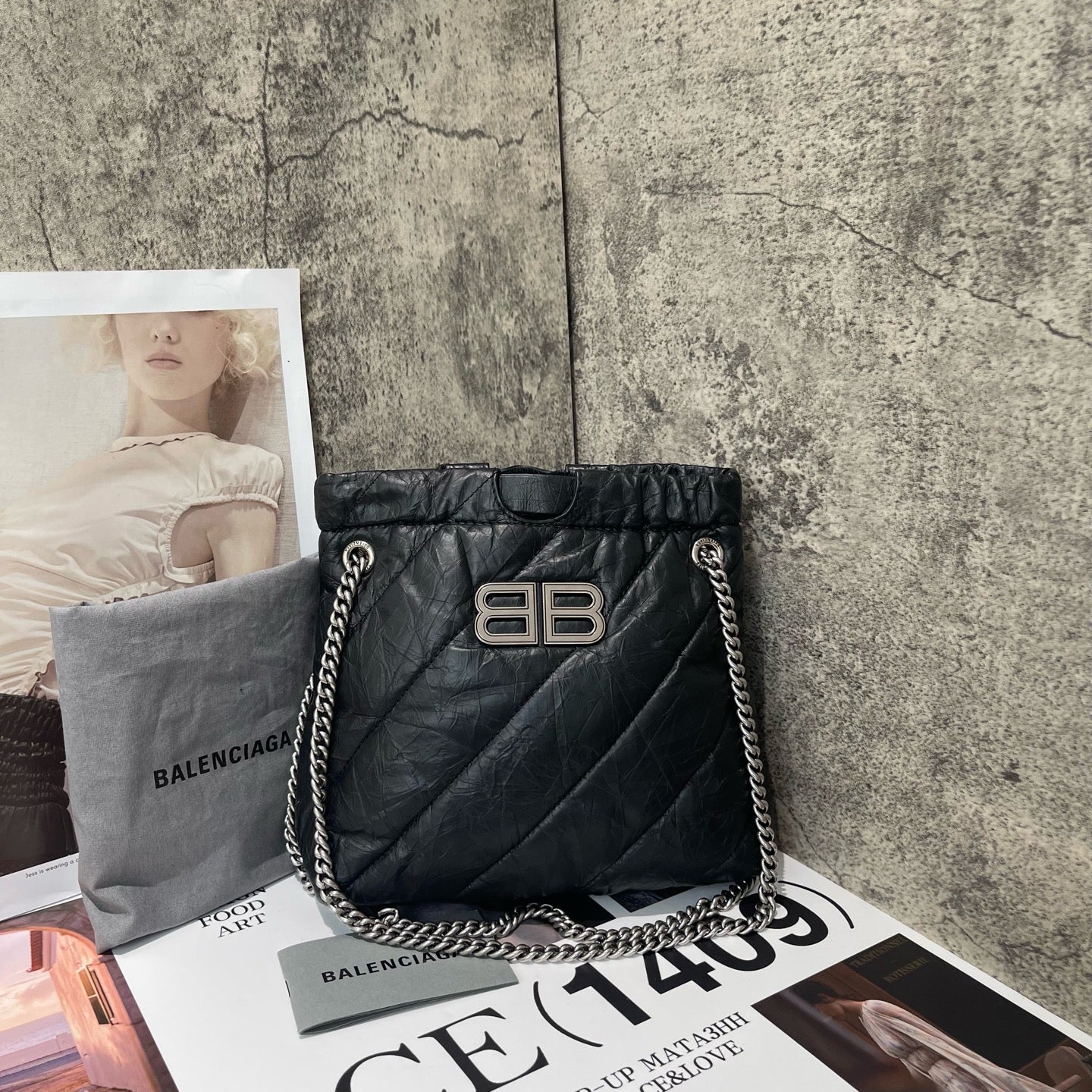 Balenciaga - CRUSH BB Drawstring Bag - Leather - Black - (mini)