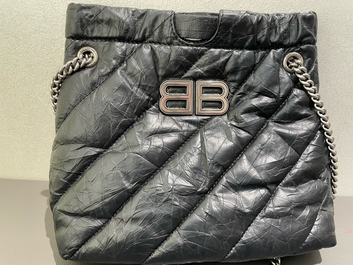Balenciaga - CRUSH BB Drawstring Bag - Leather - Black - (mini)