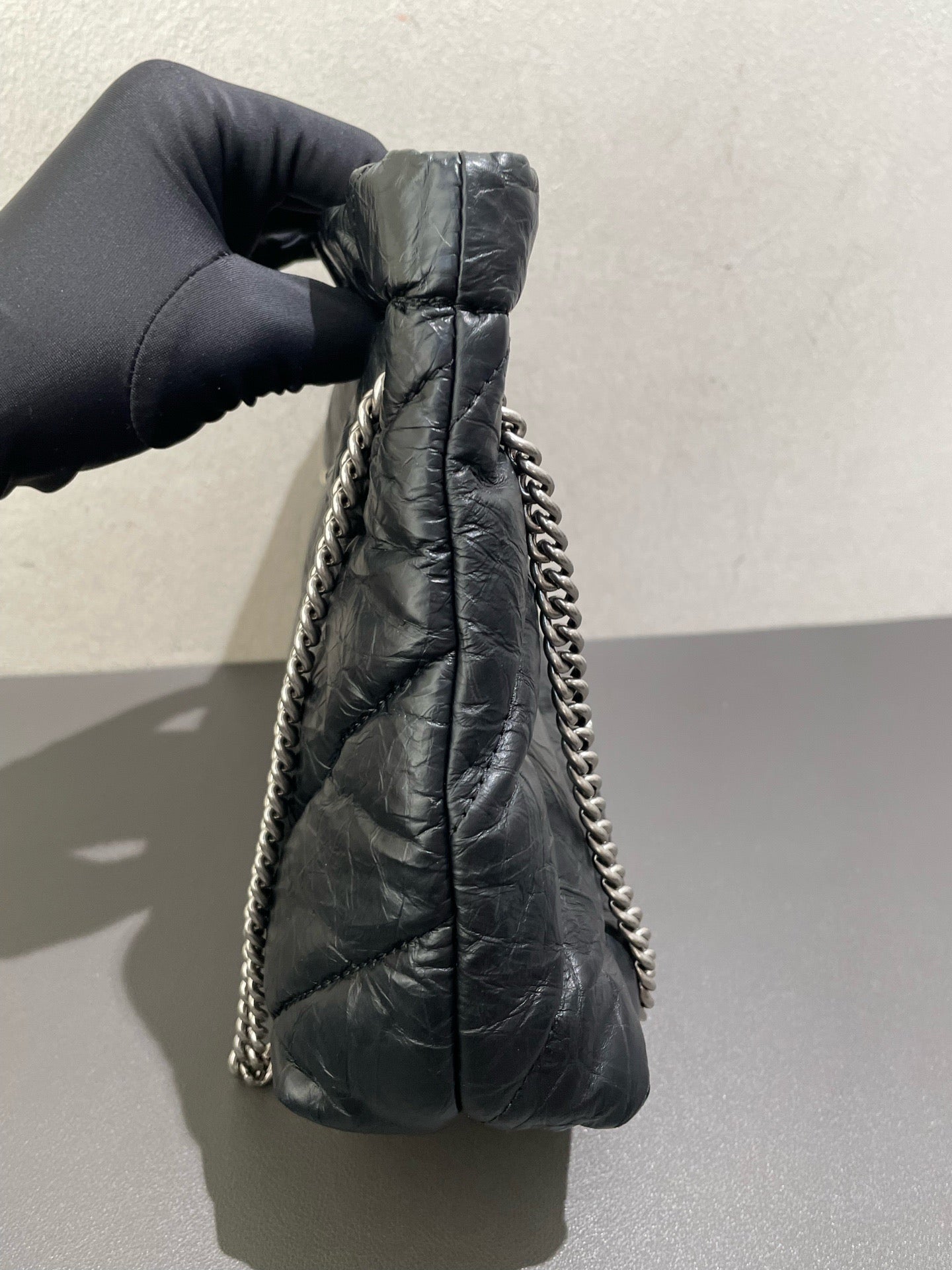 Balenciaga - CRUSH BB Drawstring Bag - Leather - Black - (mini)