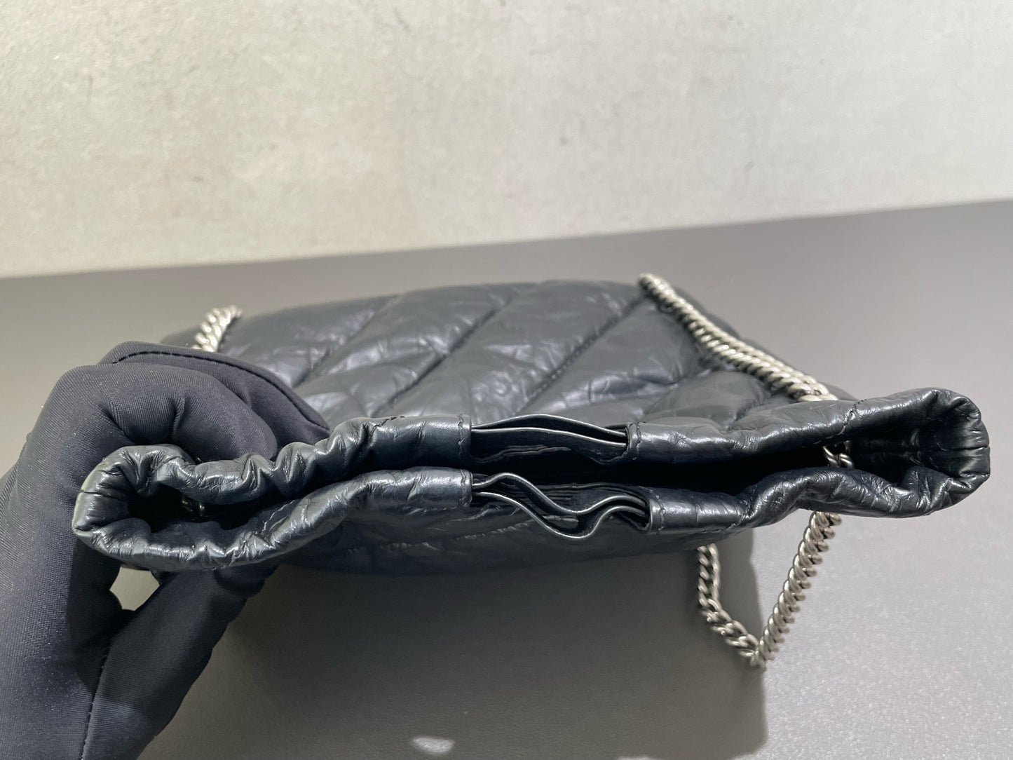 Balenciaga - CRUSH BB Drawstring Bag - Leather - Black - (mini)