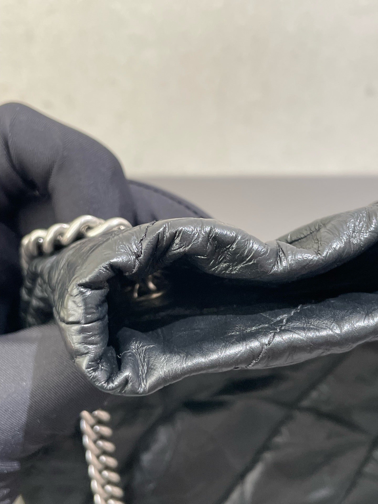 Balenciaga - CRUSH BB Drawstring Bag - Leather - Black - (mini)