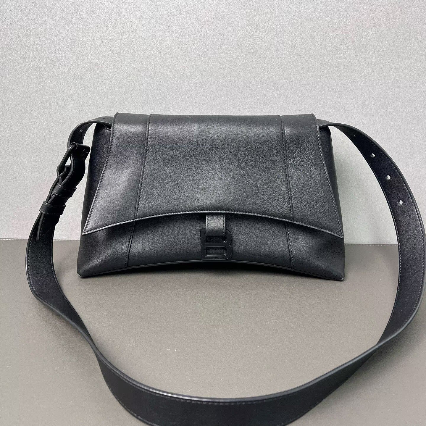 Balenciaga - Downtown - Cowhide leather - Black - (medium)