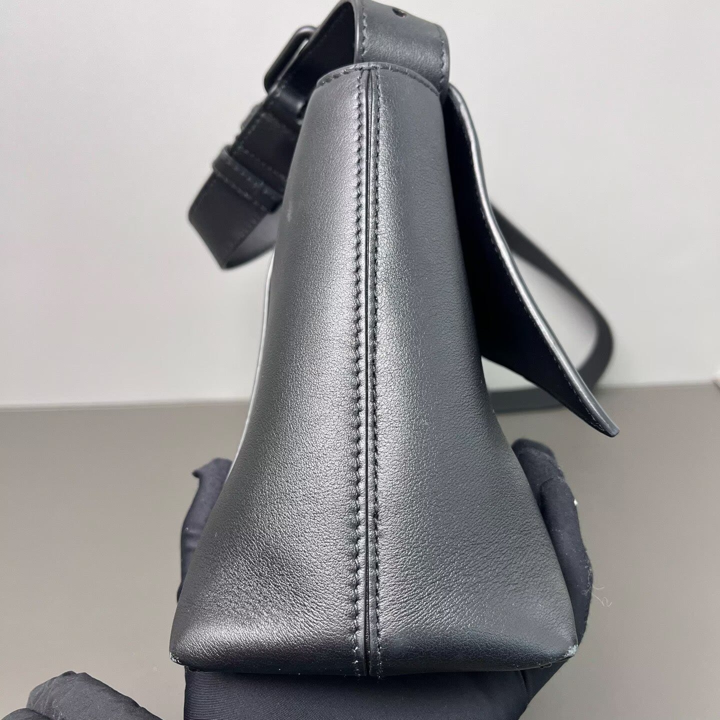 Balenciaga - Downtown - Cowhide leather - Black - (medium)