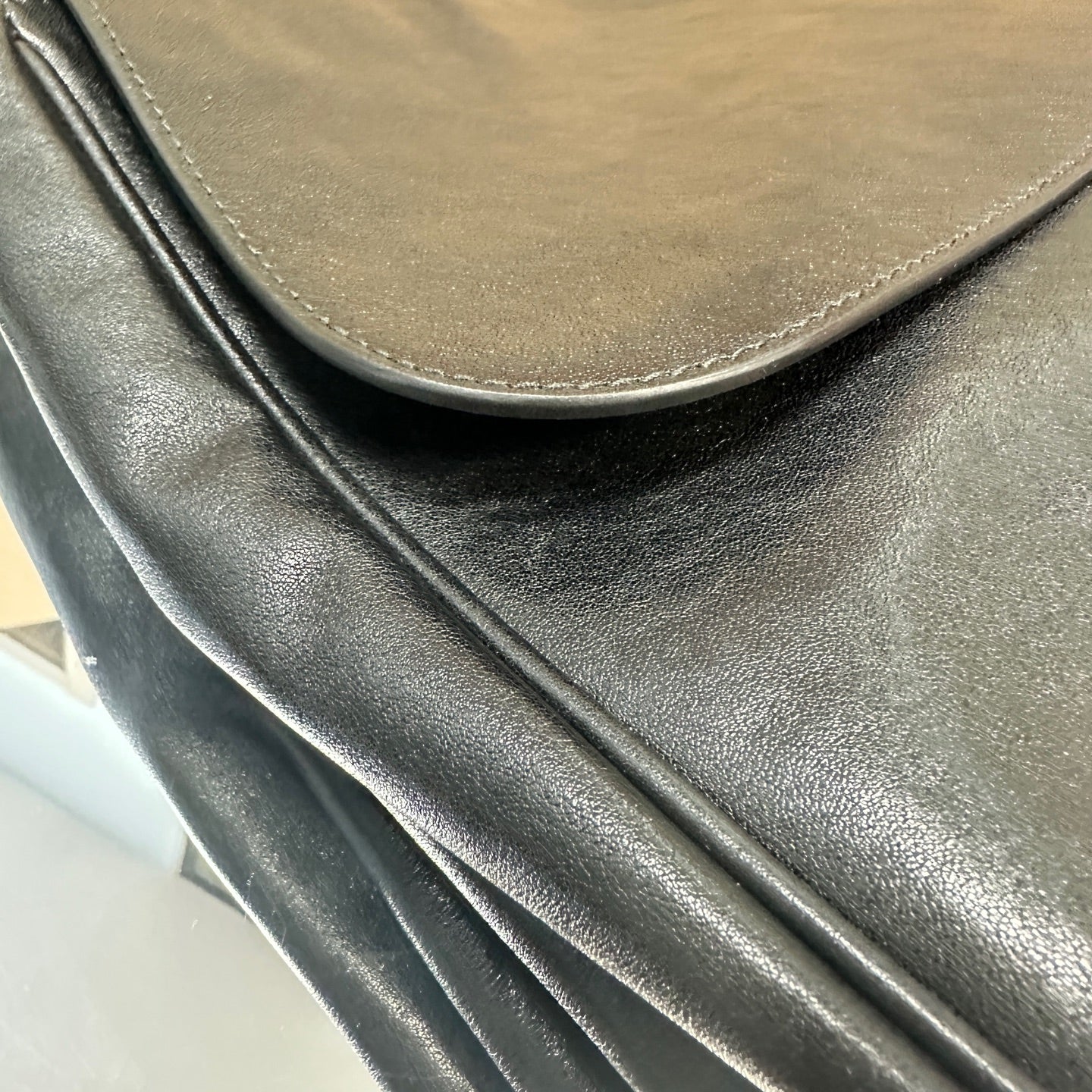 Balenciaga - Grundy Messenger Bag - Leather - Black - (Large)