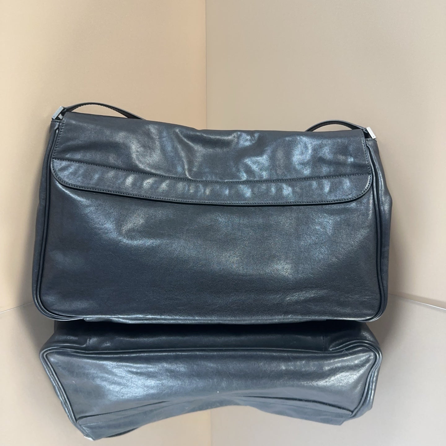 Balenciaga - Grundy Messenger Bag - Leather - Black - (Large)