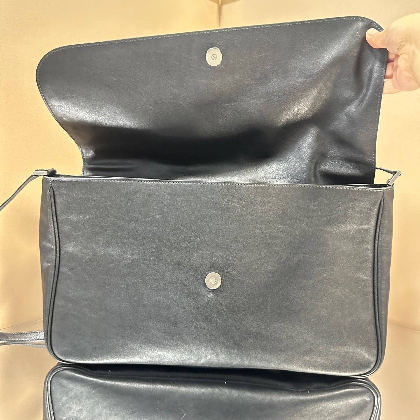 Balenciaga - Grundy Messenger Bag - Leather - Black - (Large)